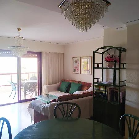 Salinas Park Solo Familias Apartment